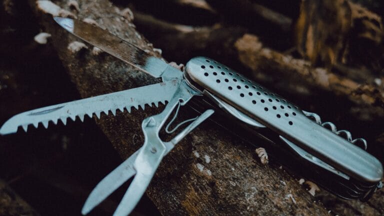 How to Choose and Use an Oscillating Multi-Tool