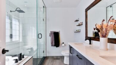 How to Deep-Clean a Bathroom in 30 Minutes